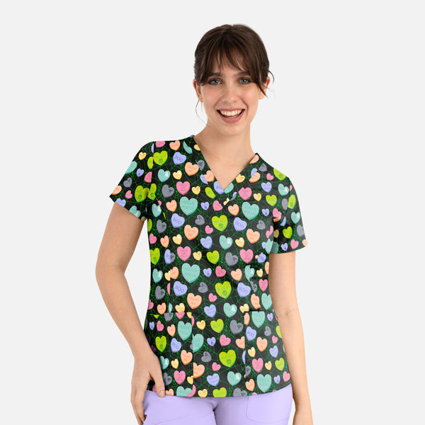 Women's 2 Pocket Prints V-Neck Print Scrub Top