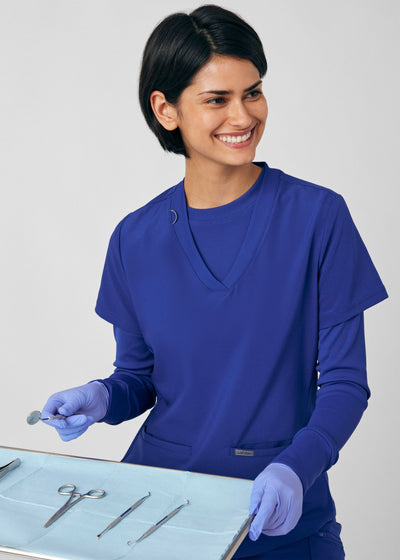 Women's 3 Pocket Forward Scrub Top
